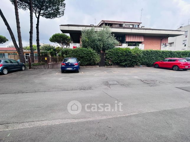 Garage/posto auto in residenziale in Via a. Bassini 1