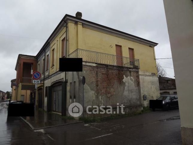 Casa indipendente in residenziale in Via Umberto I 217