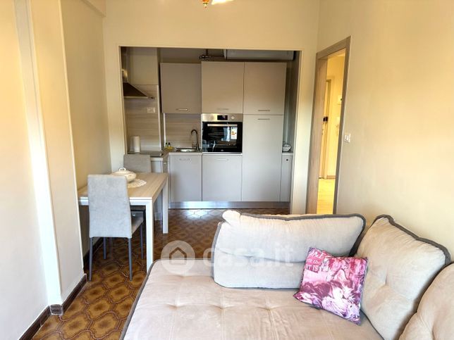 Appartamento in residenziale in Via Nuvolone