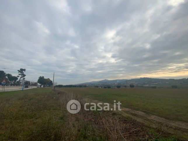 Terreno edificabile in residenziale in Viale Vibrata