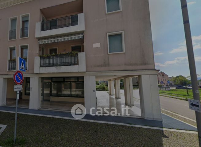 Ufficio in commerciale in Viale Alcide De Gasperi 21