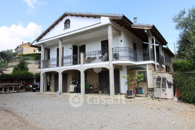 Casa indipendente in residenziale in Strada Moirano 161