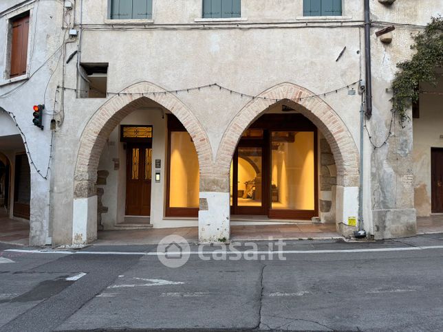 Ufficio in commerciale in Via Browning