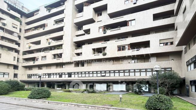 Appartamento in residenziale in Piazza de Angeli Ernesto