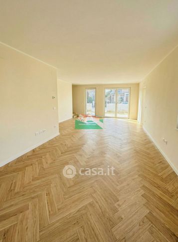Villetta a schiera in residenziale in Via C. Flammarion 13