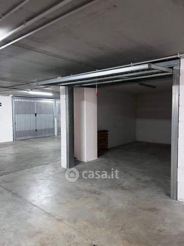 Box/posto auto in residenziale in Via delle Saline 19