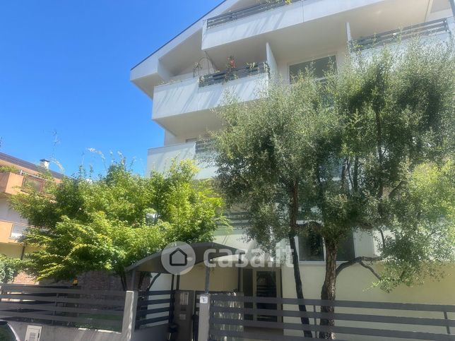 Appartamento in residenziale in Via Arturo Malignani 5