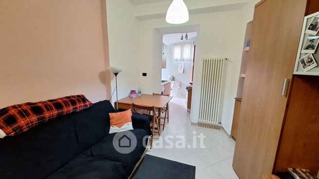Appartamento in residenziale in Via Montebello 13
