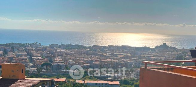 Appartamento in residenziale in Via Piano Lettieri 12