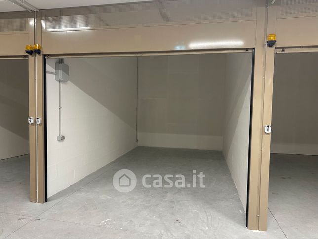 Garage/posto auto in residenziale in Via Gran Sasso 23