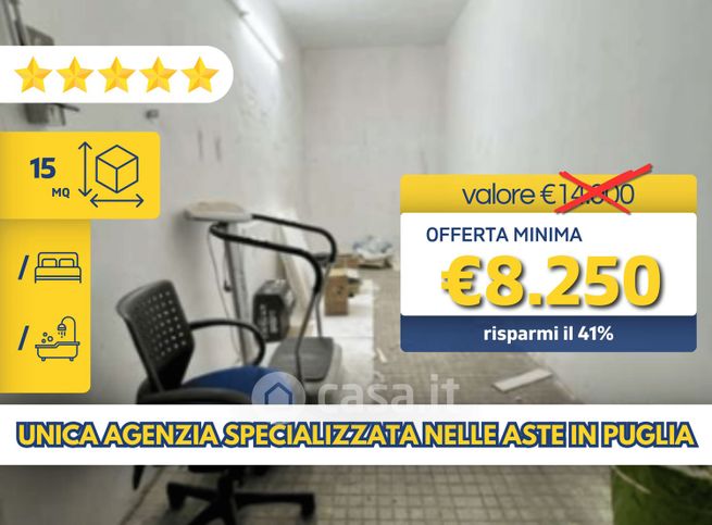 Garage/posto auto in residenziale in Via Vito Mario Stampacchia 21