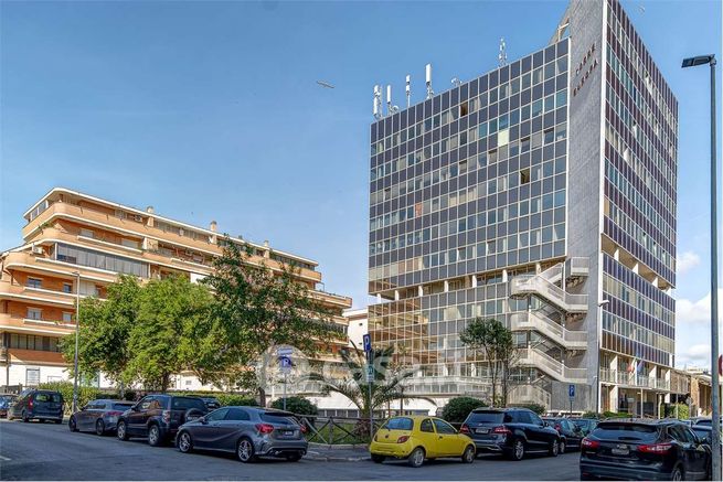 Ufficio in commerciale in Via Vincenzo Annovazzi 15