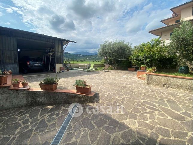 Casa indipendente in residenziale in Via Imperia 18