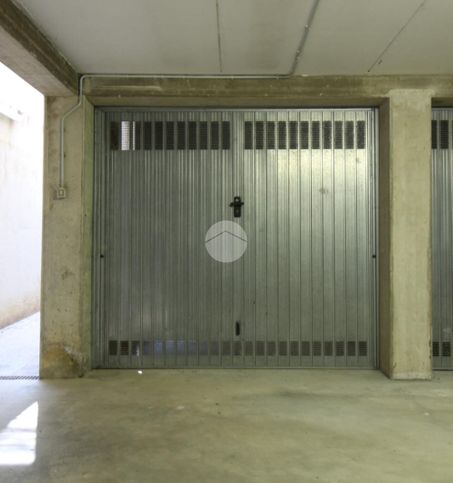 Box/posto auto in residenziale in Viale Michelangelo 715