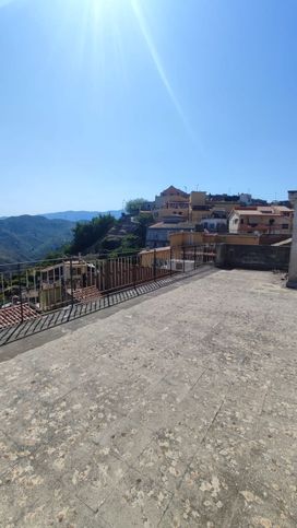 Casa indipendente in residenziale in Via Santa Caterina 13