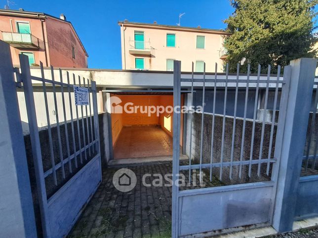 Garage/posto auto in residenziale in Via Trieste