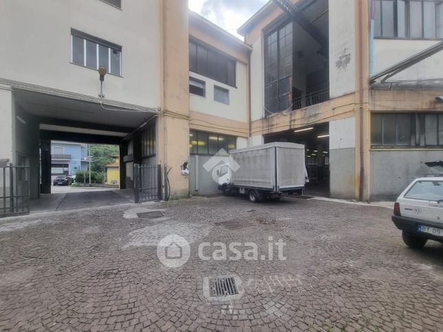 Capannone in commerciale in Via Rango 23