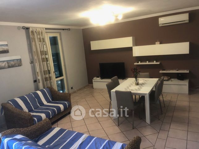 Casa bi/trifamiliare in residenziale in Via Pietro Maroncelli