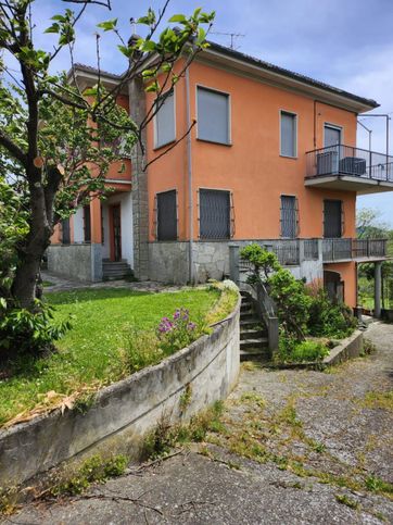 Villetta a schiera in residenziale in Via Francesco Mignone