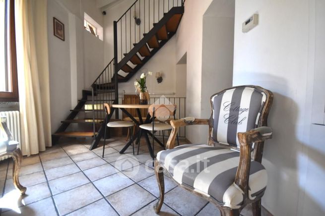 Casa bi/trifamiliare in residenziale in Via Montello 6