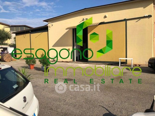 Capannone in commerciale in Strada Senza Nome
