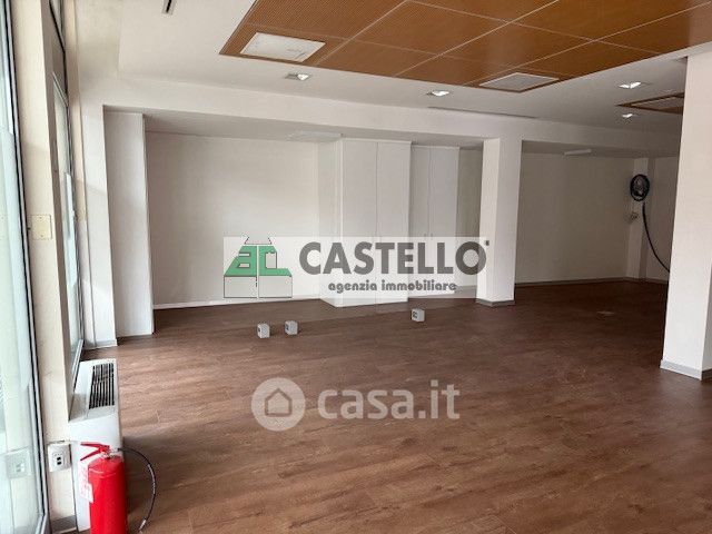 Ufficio in commerciale in Piazzale Castagnara