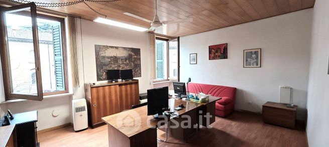 Ufficio in commerciale in Stradone Porta Palio 70