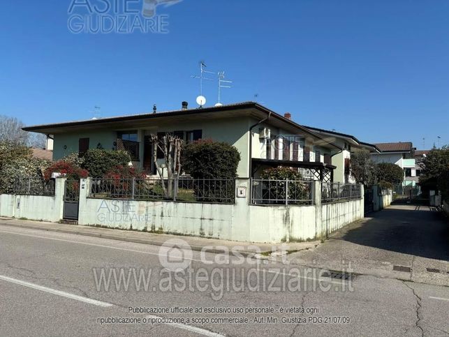 Appartamento in residenziale in Via A. Mantegna 47