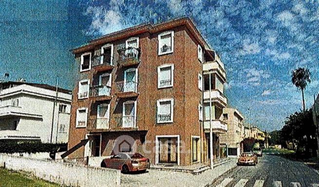 Ufficio in commerciale in Via Svizzera 26