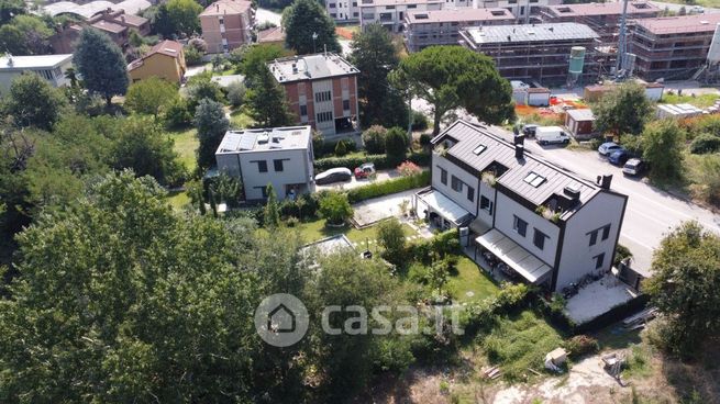 Casa indipendente in residenziale in Via Antonio Zucchi 5 A