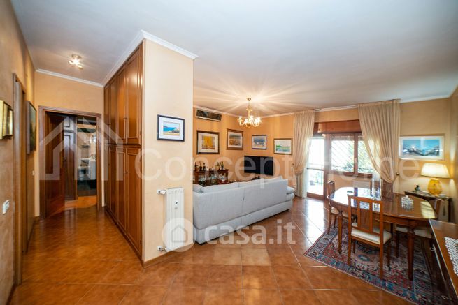 Appartamento in residenziale in Via Canton 38