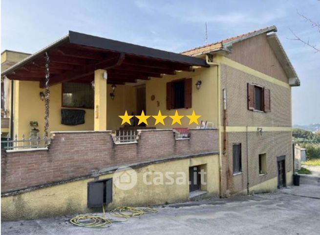 Appartamento in residenziale in Via Vado Farina