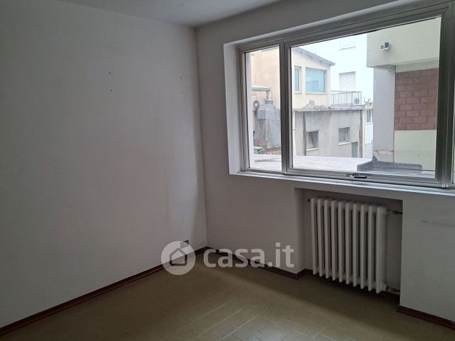 Ufficio in commerciale in 