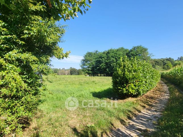 Terreno agricolo in commerciale in Via Luigi Cadorna