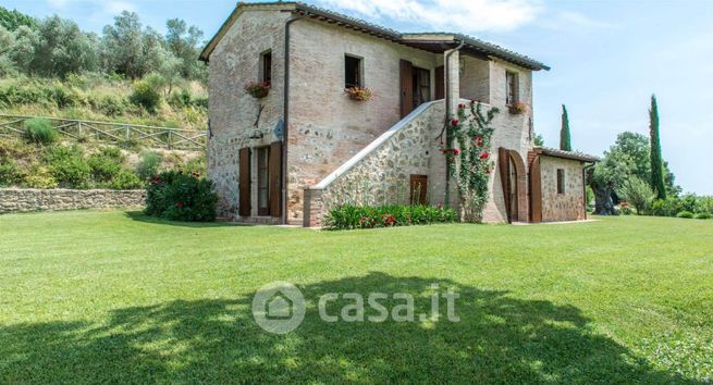 Rustico/casale in residenziale in 