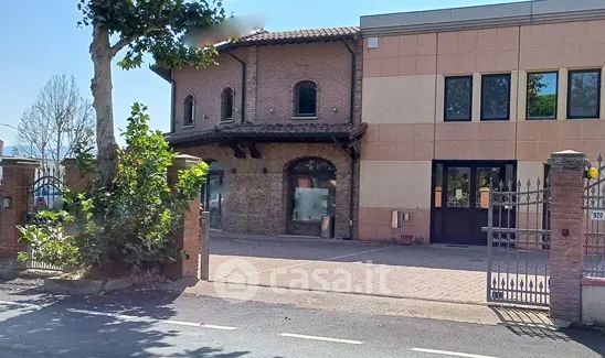Capannone in commerciale in Via del Turismo 156