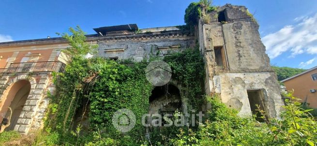Villa in residenziale in Traversa Calenda 13