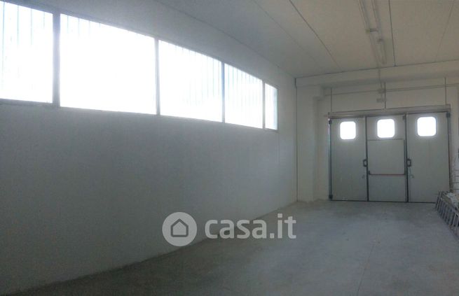 Capannone in commerciale in Via di Montalbano 65