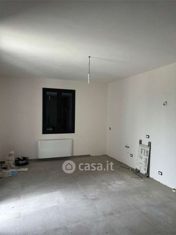 Casa indipendente in residenziale in 