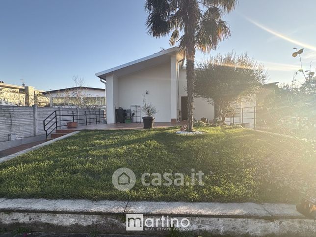 Casa indipendente in residenziale in Via Pastrengo