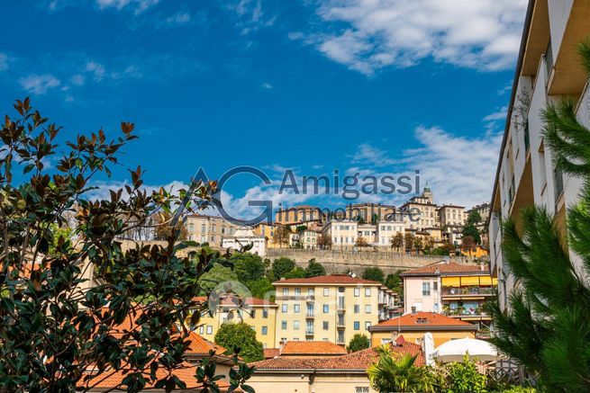Appartamento in residenziale in Viale Vittorio Emanuele II