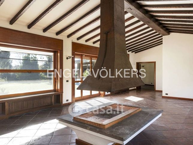 Villa in residenziale in Largo Olgiata