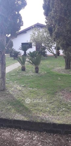 Villa in residenziale in 