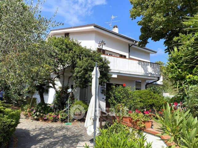Casa bi/trifamiliare in residenziale in Strada Comunale dei Massabovi