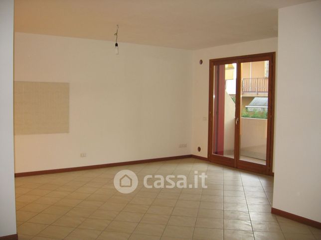 Appartamento in residenziale in Via GiosuÃ¨ Carducci 2