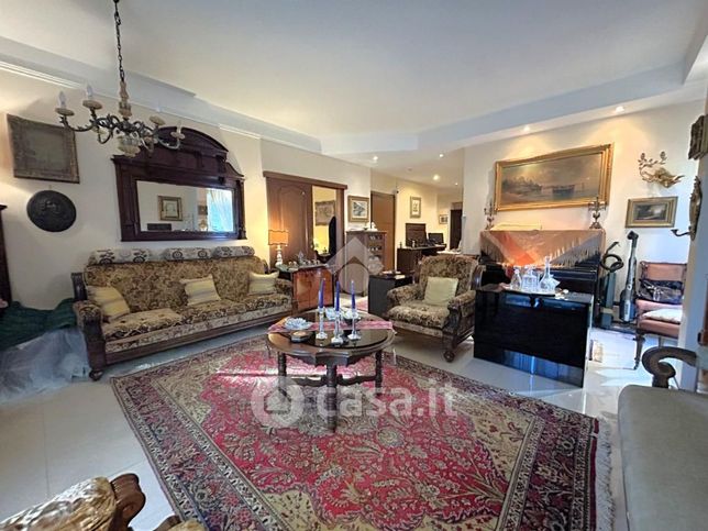 Appartamento in residenziale in Via Umberto Olevano 5