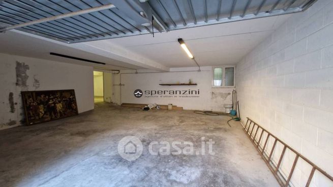 Box/posto auto in residenziale in Via Metauro