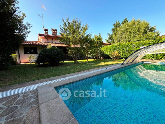 Villa in residenziale in Via Prospero Antonini 5