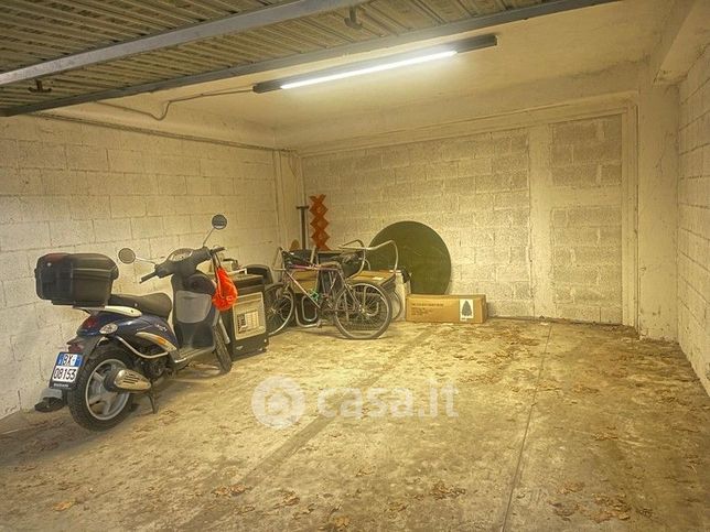 Garage/posto auto in residenziale in Via del Rivo