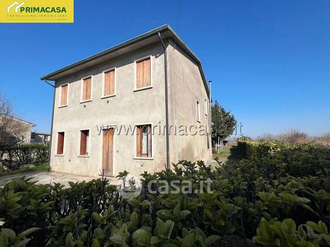 Casa indipendente in residenziale in Via Roma